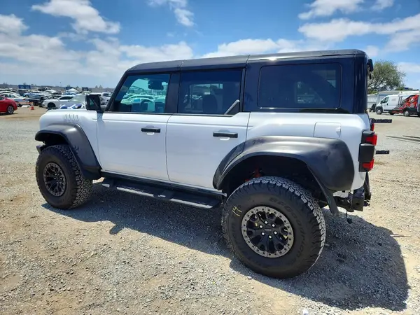 1FMEE0RR7RLB00984 2024 FORD BRONCO - Image 2