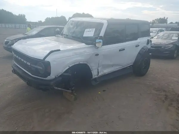 1FMEE2BP1RLA30225 2024 FORD BRONCO - Image 2