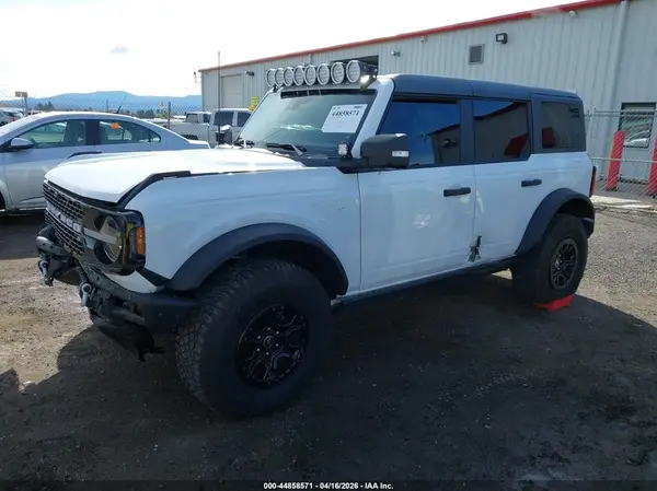 1FMEE2BP1RLB15856 2024 FORD BRONCO - Image 2