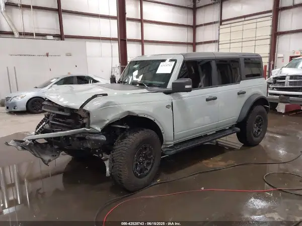 1FMEE2BP2RLA23042 2024 FORD BRONCO - Image 2