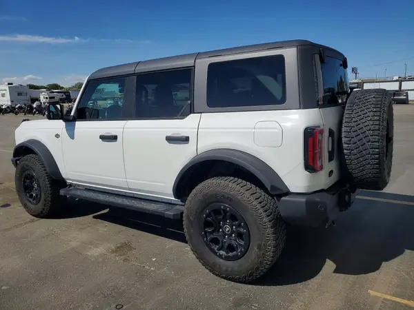 1FMEE2BP2RLA35028 2024 FORD BRONCO - Image 2