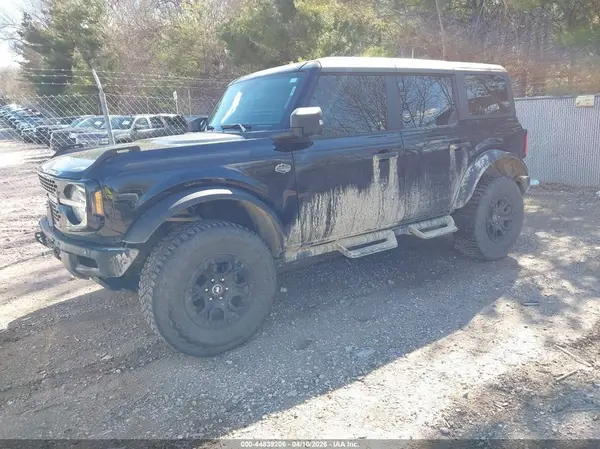 1FMEE2BP4RLA42207 2024 FORD BRONCO - Image 2