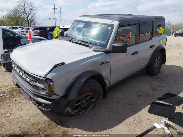1FMEE5BP3PLB43964 2023 FORD BRONCO - Image 2