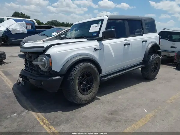 1FMEE5BP5PLB08049 2023 FORD BRONCO - Image 2