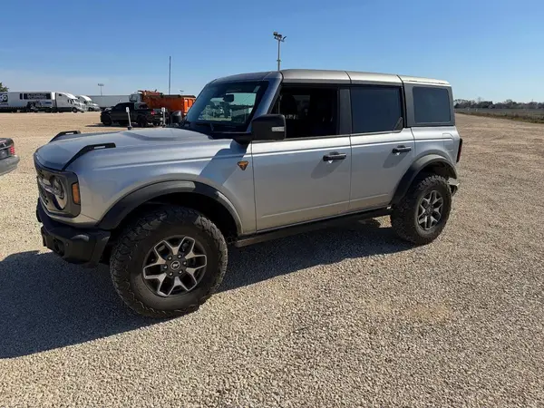 1FMEE5DH1PLB80694 2023 FORD BRONCO - Image 2