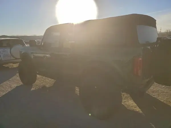1FMEE5DH2PLB38695 2023 FORD BRONCO - Image 2