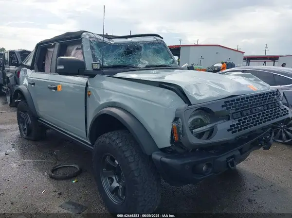 1FMEE5DP1NLA97402 2022 FORD BRONCO - Image 1