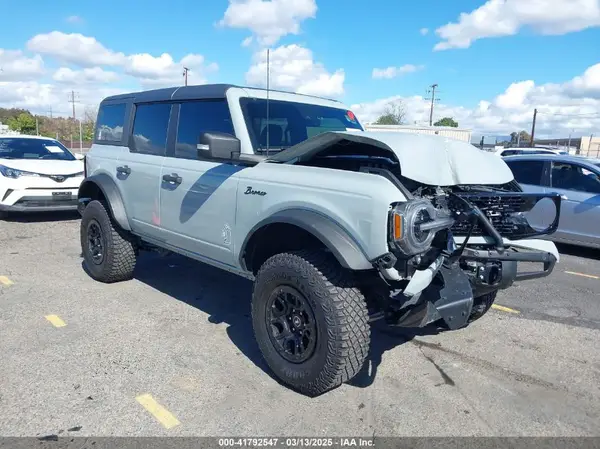 1FMEE5DP1NLB51765 2022 FORD BRONCO - Image 1