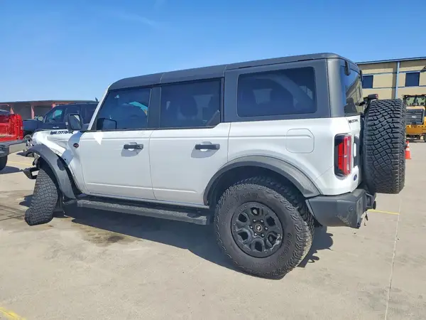 1FMEE5DP1NLB78559 2022 FORD BRONCO - Image 2