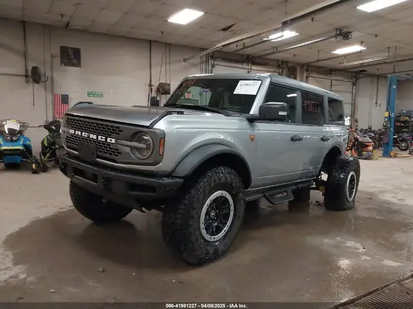 1FMEE5DP2PLB55066 2023 FORD BRONCO - Image 2