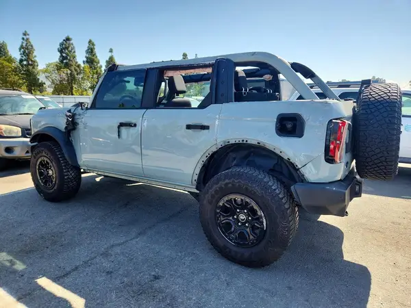 1FMEE5DP3NLB75808 2022 FORD BRONCO - Image 2
