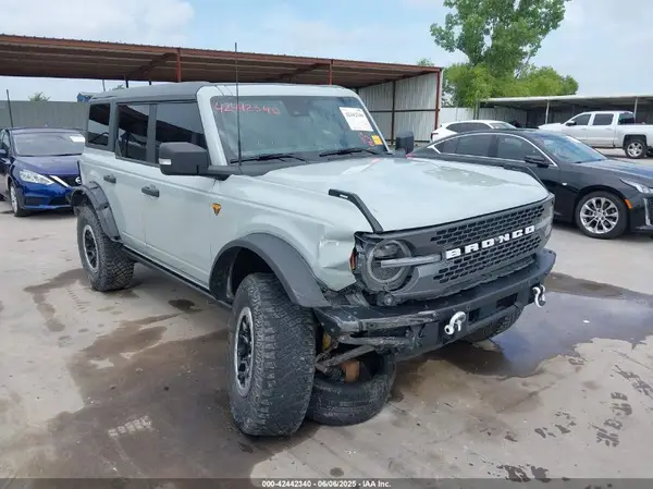 1FMEE5DP6NLA74231 2022 FORD BRONCO - Image 1