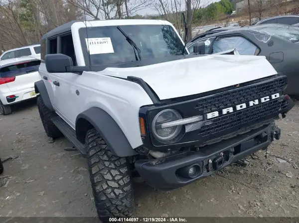 1FMEE5DP7PLB52177 2023 FORD BRONCO - Image 1