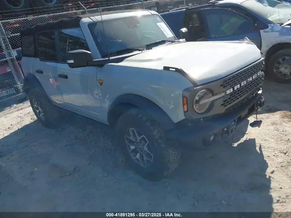 1FMEE5DP7PLB81565 2023 FORD BRONCO - Image 1