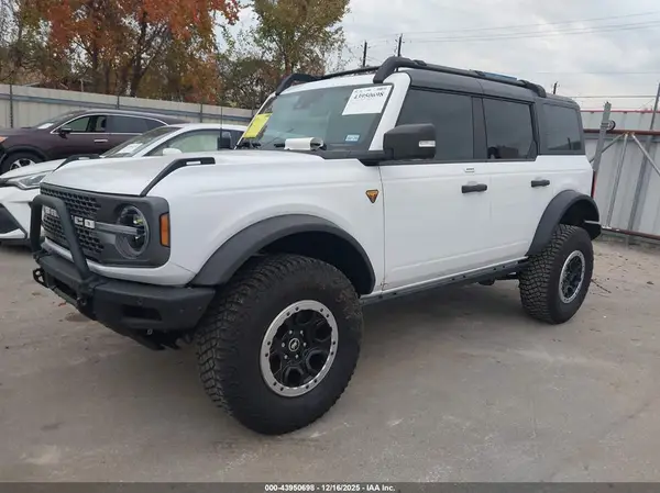 1FMEE5DP8PLB63544 2023 FORD BRONCO - Image 2