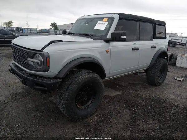 1FMEE5DPXPLB38080 2023 FORD BRONCO - Image 2