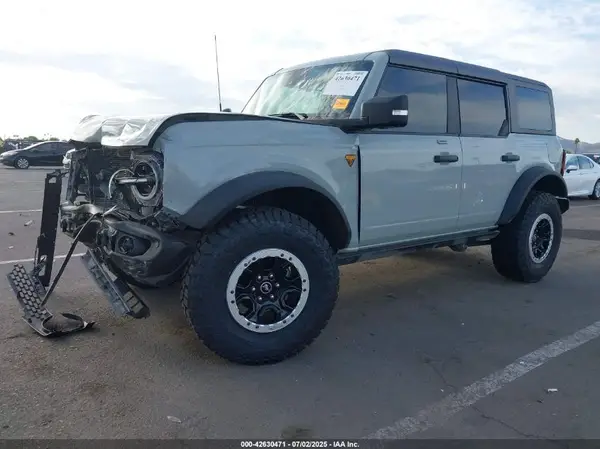 1FMEE5DPXPLB45837 2023 FORD BRONCO - Image 2