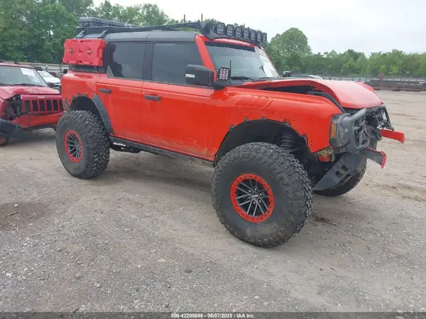 1FMEE5JR1NLA52465 2022 FORD BRONCO - Image 1
