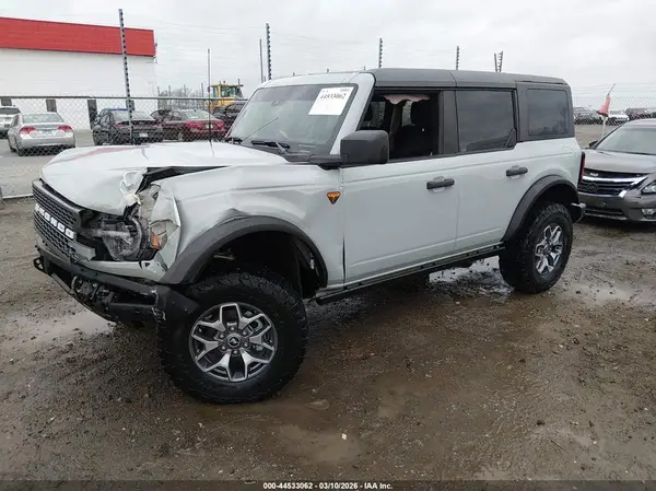 1FMEE9BP4RLB11194 2024 FORD BRONCO - Image 2