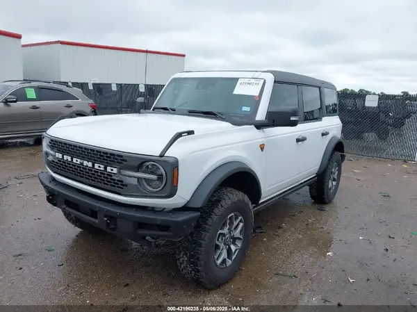 1FMEE9BP8RLA97185 2024 FORD BRONCO - Image 2