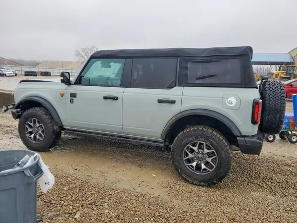 1FMEE9BP8RLB13272 2024 FORD BRONCO - Image 2