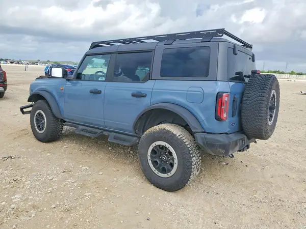 1FMEE9BP9RLA72585 2024 FORD BRONCO - Image 2