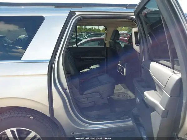 1FMJK1H88REA80027 2024 FORD EXPEDITION - Image 8