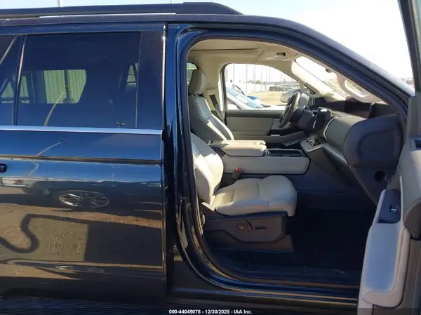2025 FORD EXPEDITION IAAI lot 44049078 auction photo 5
