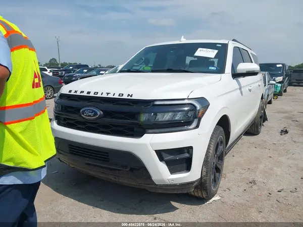 1FMJK1K86REA74798 2024 FORD EXPEDITION - Image 2