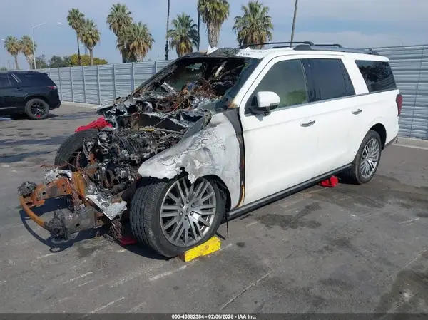 1FMJK2A8XREA18225 2024 FORD EXPEDITION - Image 2