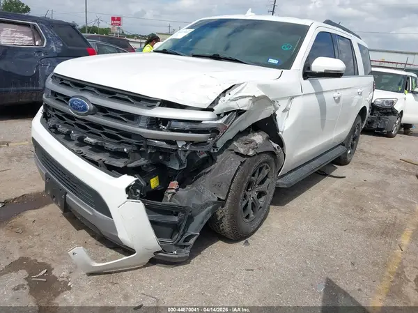 1FMJU1H80REA05185 2024 FORD EXPEDITION - Image 2
