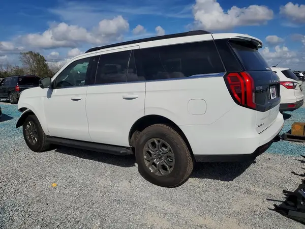 1FMJU1H80TEA04075 2026 FORD EXPEDITION - Image 2