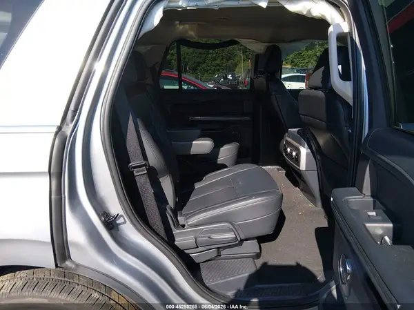 1FMJU1H82REA21212 2024 FORD EXPEDITION - Image 8
