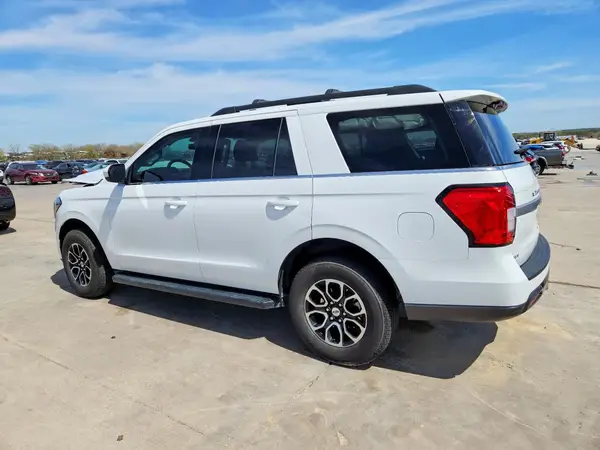 1FMJU1H82REB00413 2024 FORD EXPEDITION - Image 2