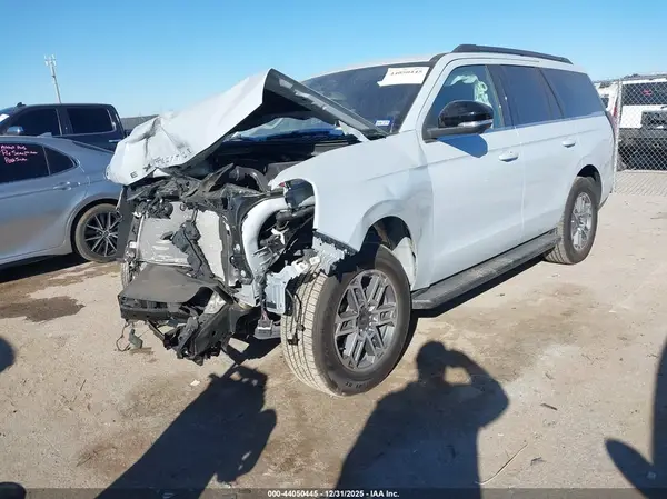 1FMJU1H82SEA12175 2025 FORD EXPEDITION - Image 2