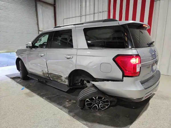 1FMJU1H84REA35578 2024 FORD EXPEDITION - Image 2