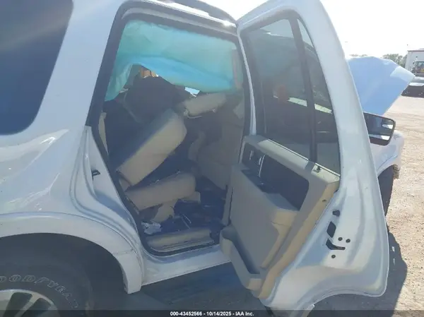 1FMJU1HTXGEF39070 2016 FORD EXPEDITION - Image 8
