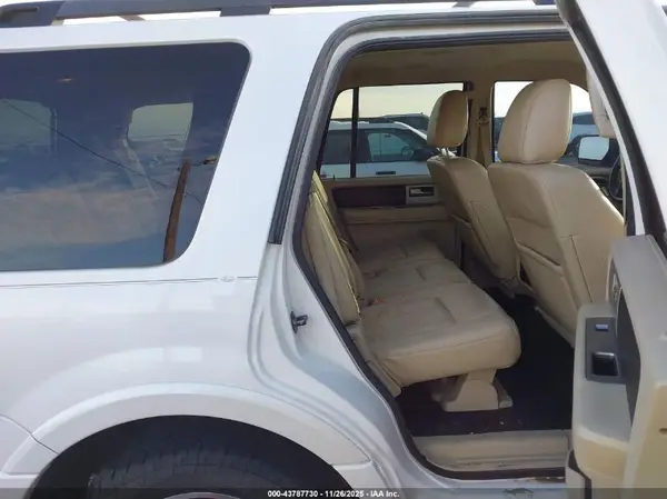 1FMJU1HTXHEA18917 2017 FORD EXPEDITION - Image 8