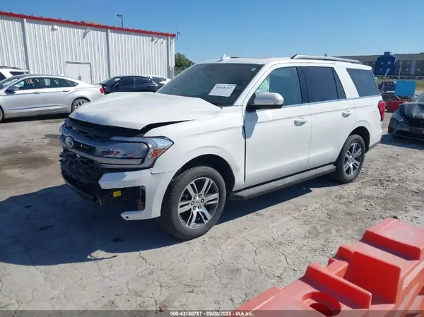 1FMJU1J80REB01683 2024 FORD EXPEDITION - Image 2