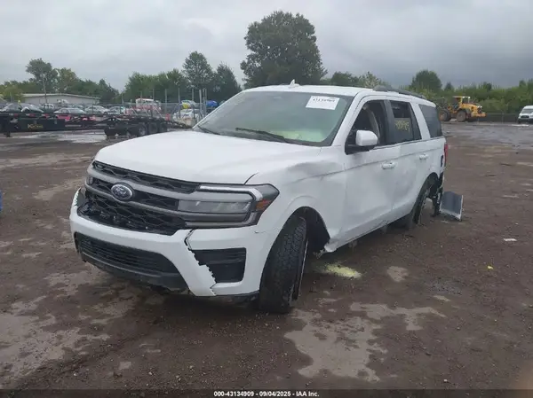 1FMJU1J81PEA44570 2023 FORD EXPEDITION - Image 2