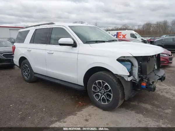1FMJU1J82REA32804 2024 FORD EXPEDITION - Image 2