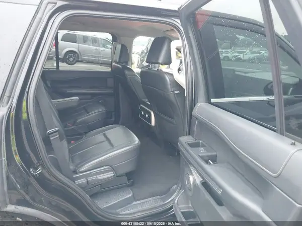 1FMJU1J84REA24994 2024 FORD EXPEDITION - Image 8
