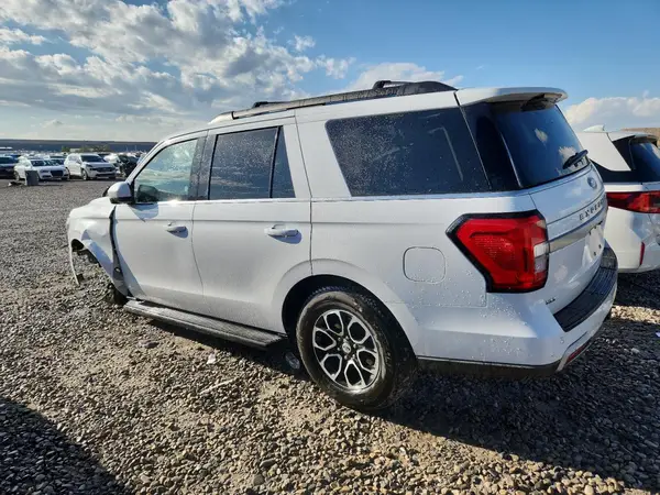 1FMJU1J85REA18945 2024 FORD EXPEDITION - Image 2