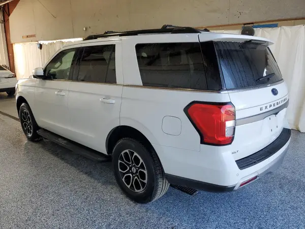 1FMJU1J88REA18003 2024 FORD EXPEDITION - Image 2