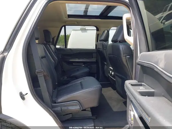 1FMJU1J89REA95057 2024 FORD EXPEDITION - Image 8