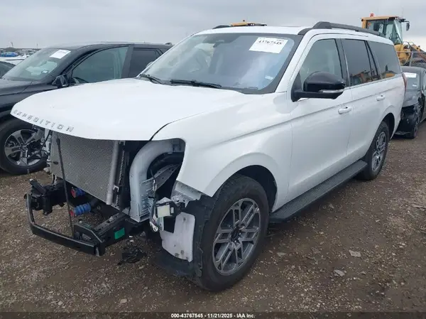 1FMJU1J89SEA22924 2025 FORD EXPEDITION - Image 2