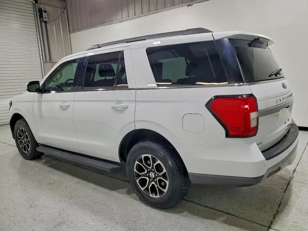 1FMJU1J8XREA25230 2024 FORD EXPEDITION - Image 2