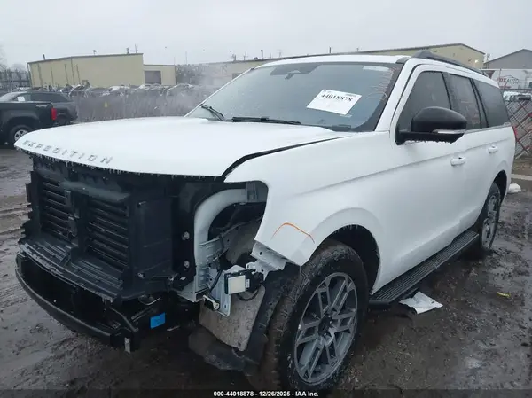 1FMJU1J8XSEA15805 2025 FORD EXPEDITION - Image 2