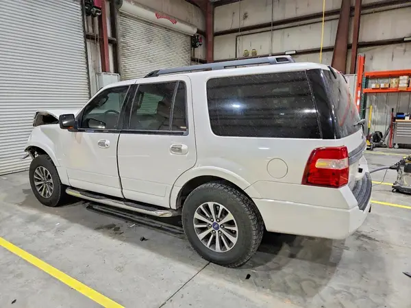 1FMJU1JT4HEA41877 2017 FORD EXPEDITION - Image 2