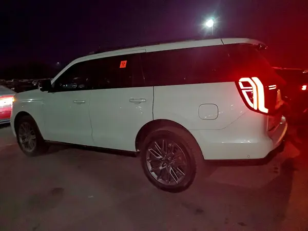 1FMJU1MG6SEA45354 2025 FORD EXPEDITION - Image 2